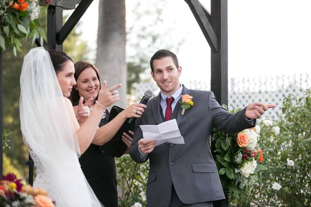 Officiant Amber