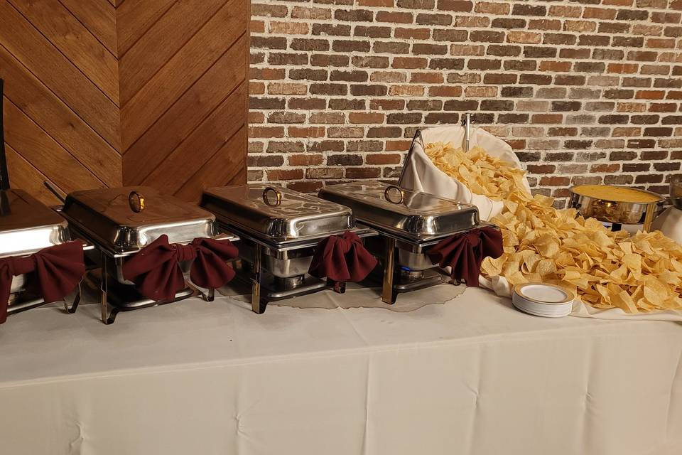 Buffet with Chip Fall Basket