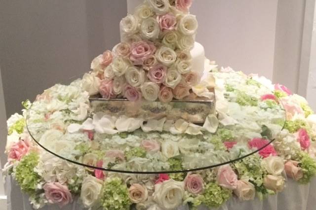 Cake with floral design