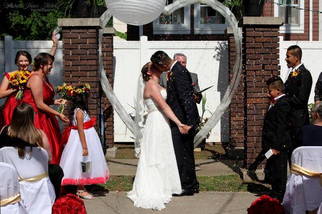 Vows & Kiss