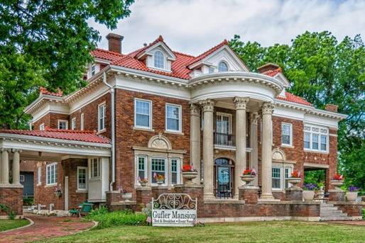 Gufler Mansion