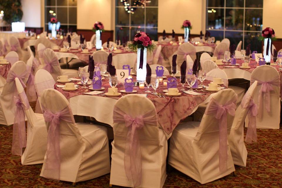 Table set-up with flower decor