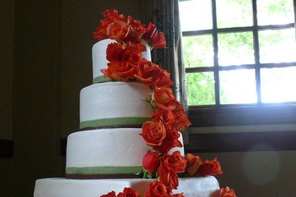 Roses in a cake