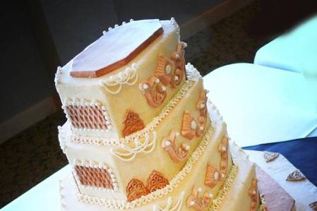 Octangular wedding cake