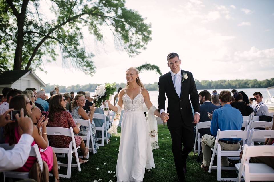 Down the aisle - Laura Alpizar Photography