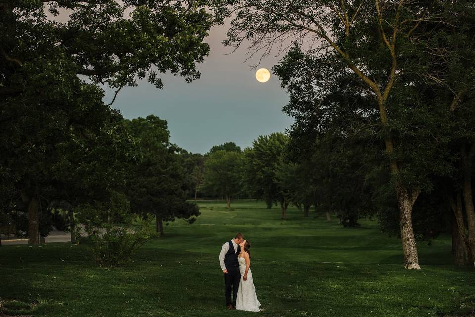 Wedding couple in the moonligh