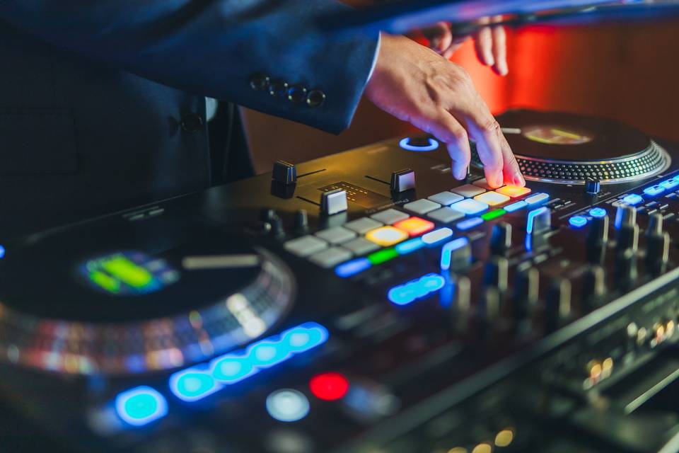 Using my DJ controller