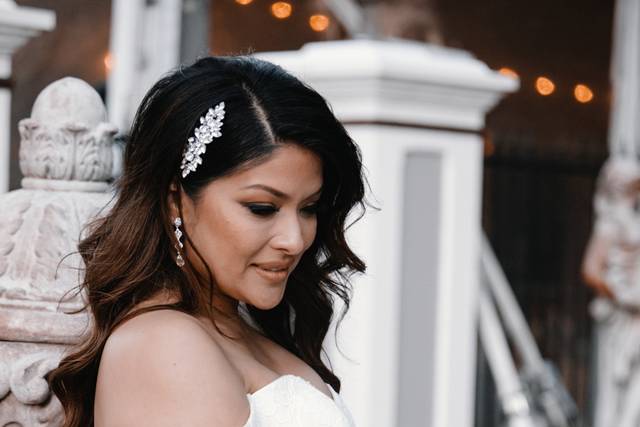 Gorgeous bride Yolanda
