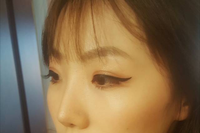 Bridesmaid with orange tones