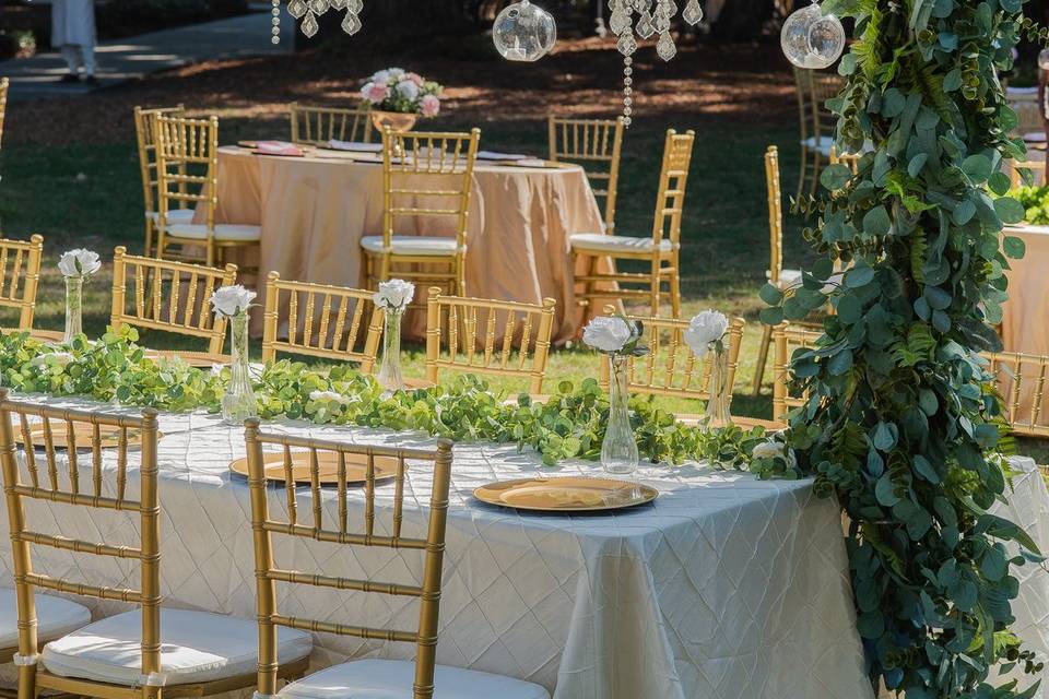 Elegant outdoor reception