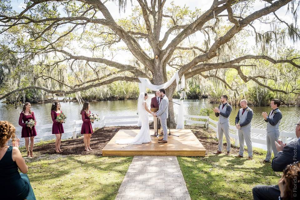 Lakesong Wedding Barn