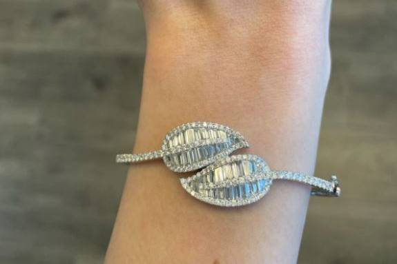 Leaf bangle