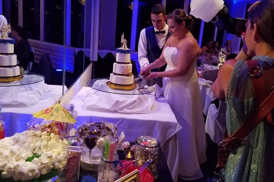 Cake cutting