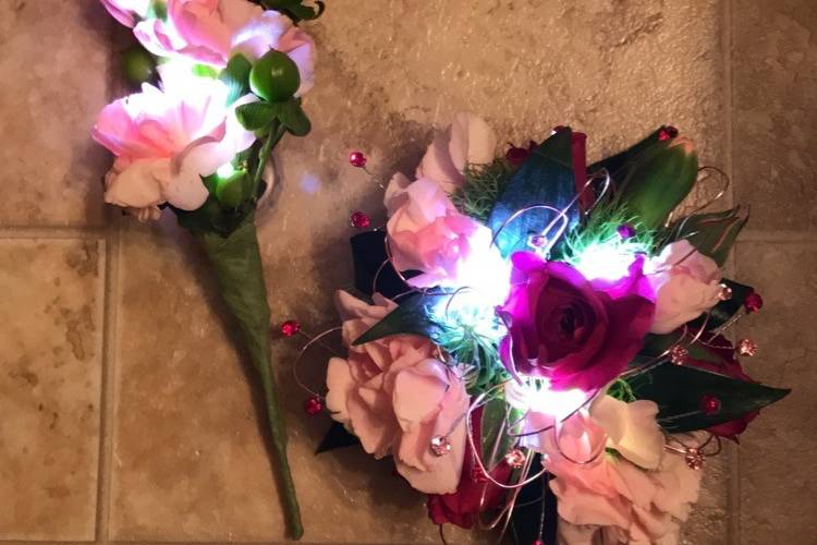 Light-up corsage and boutonniere
