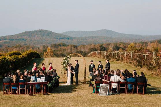 Wedding ceremony | Photo by Ben and Colleen Massey, Wedding Photographers