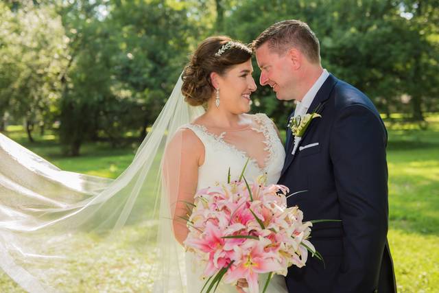 Samantha Greenfield Designs in Floral Artistry
