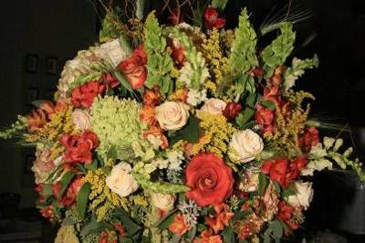 Samantha Greenfield Designs in Floral Artistry