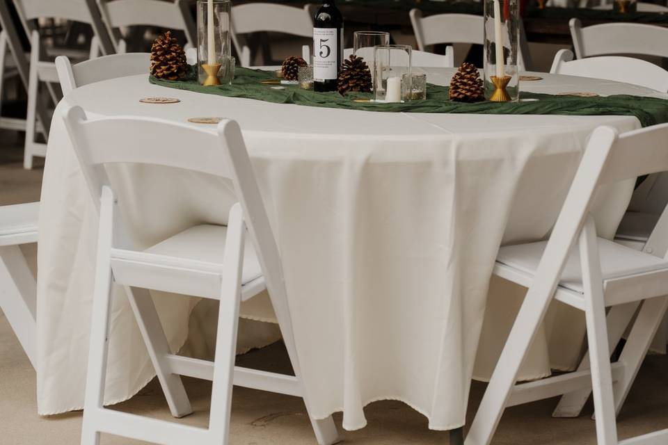 Round tables and linens