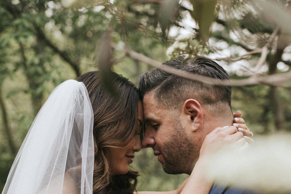 Bride and broom - photo by Fidelio Photography