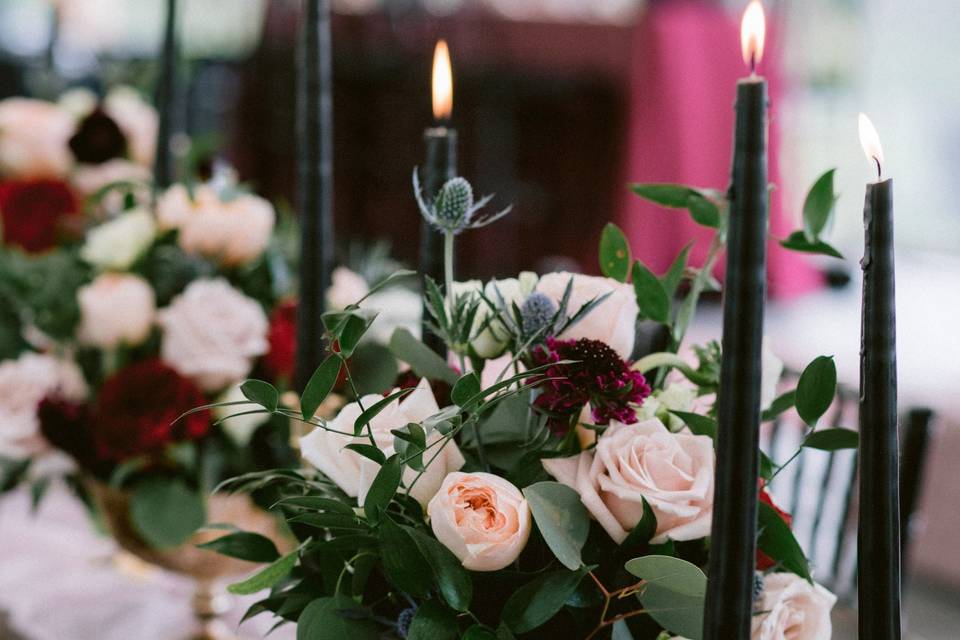 Wedding floral decor - photo by Fidelio Photography