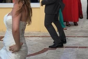 Wedding couple can dance