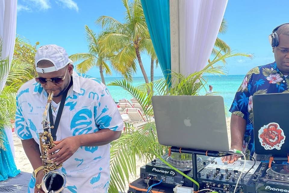 DJ Sax Duo Albany Resort