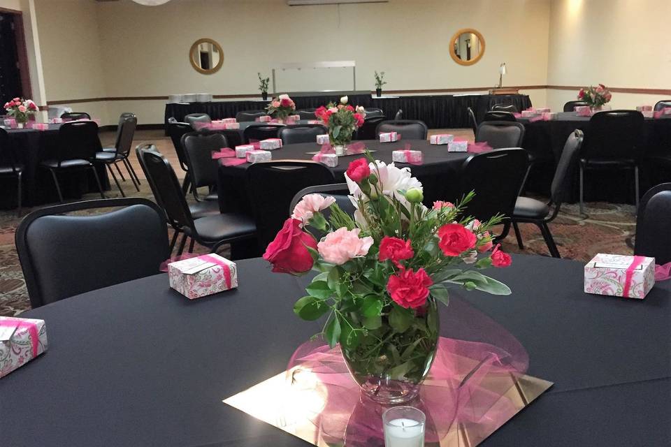 Table with centerpiece