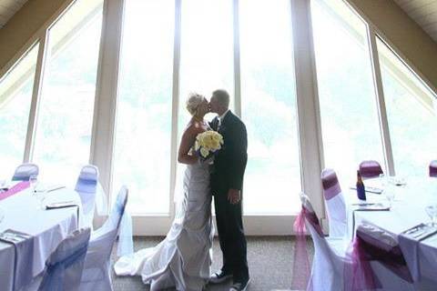 Couple kiss