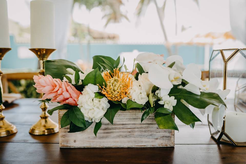 Tropical Elegant Centerpieces