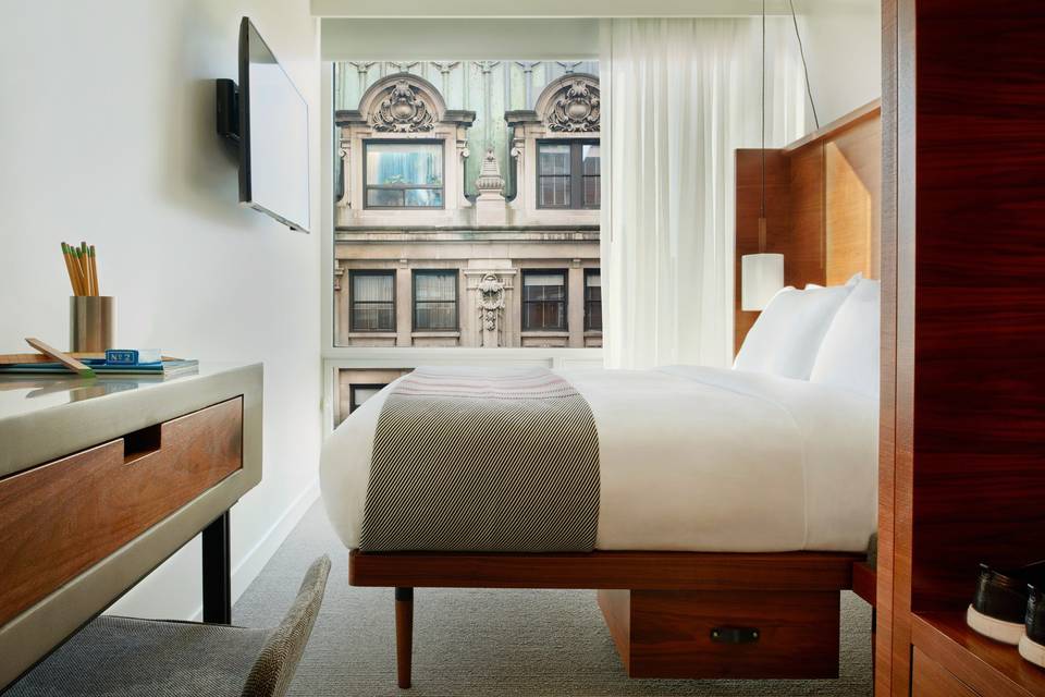 Queen urban view guest room at Arlo NoMad
