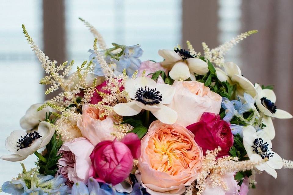 Floral table centerpiece