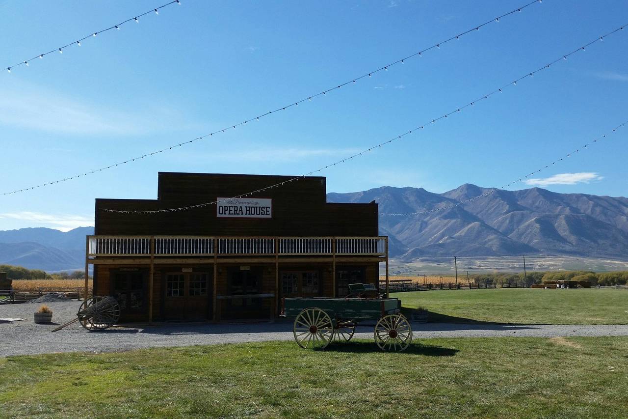 American West Heritage Center Barn & Farm Weddings Wellsville, UT