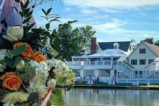 The Oaks Waterfront Inn & Events