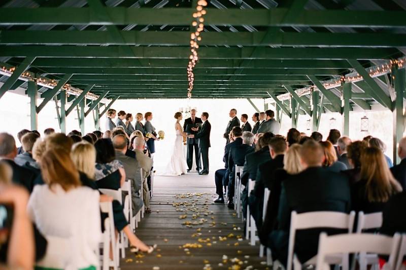 The Oaks Waterfront Inn & Events