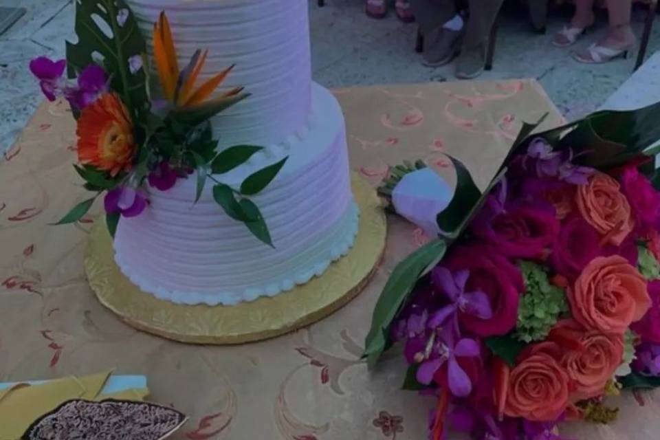 Tropical wedding cake