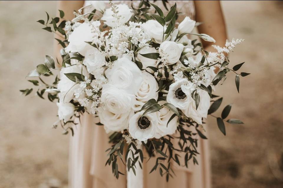 White flowers bouquet