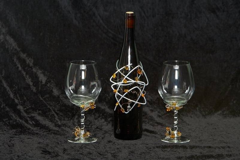 Beaded Bottle Topper & Wine Glass Set