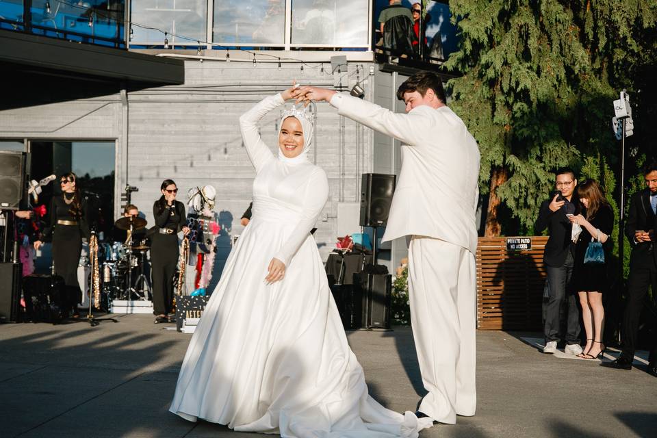 Bride & Groom First Dance