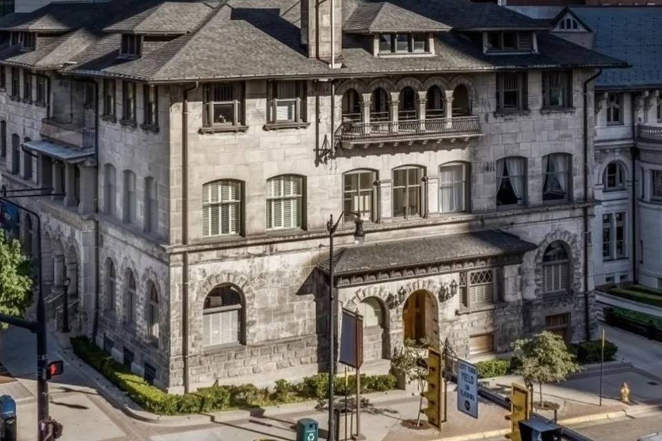 Alta Club