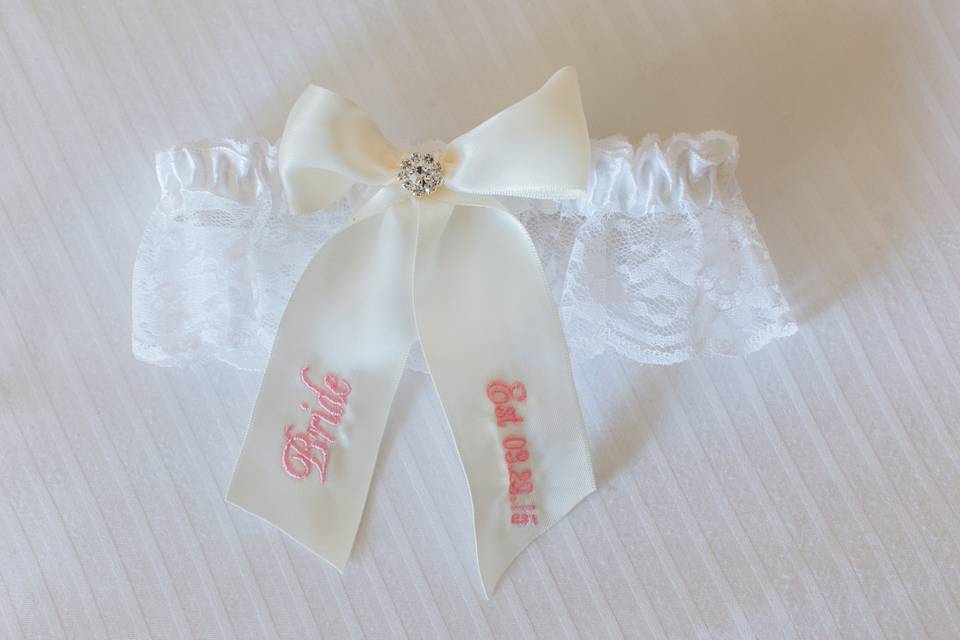 Bridal laced garter