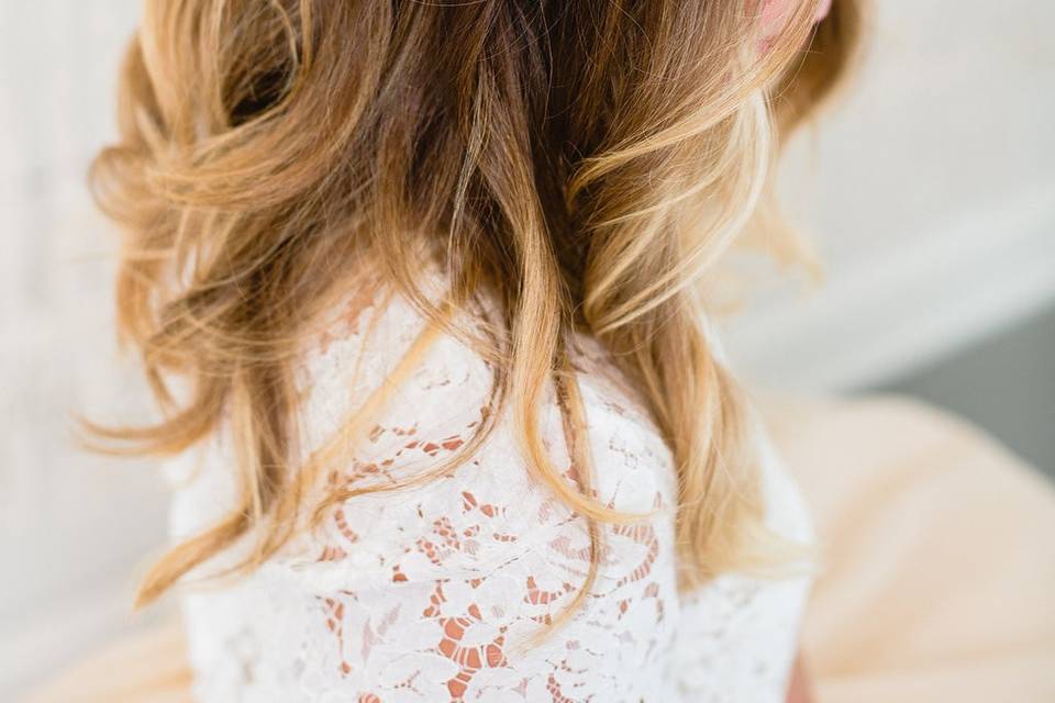 Floral hair combs