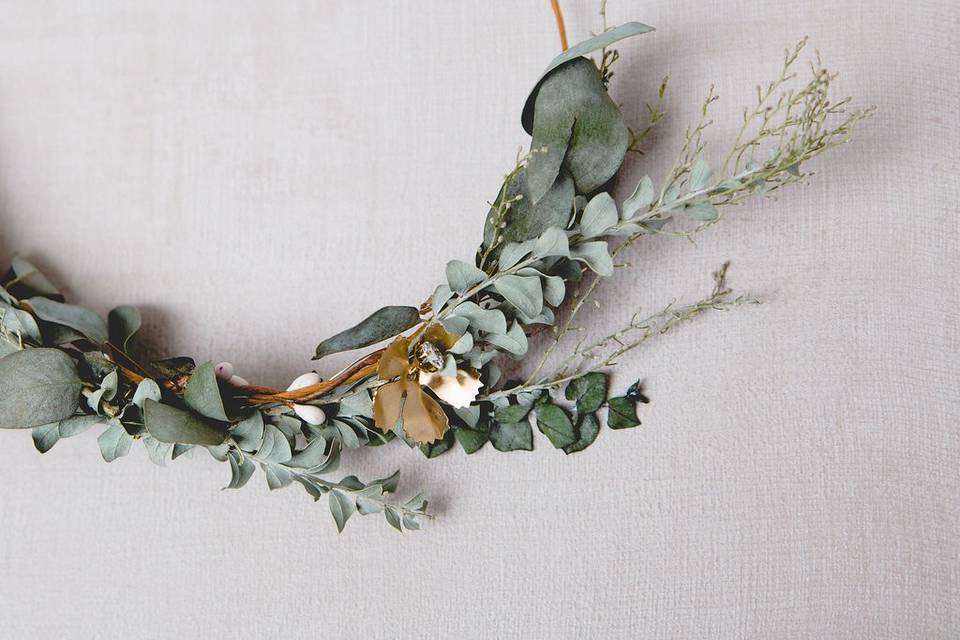 Eucalyptus + Brass halo