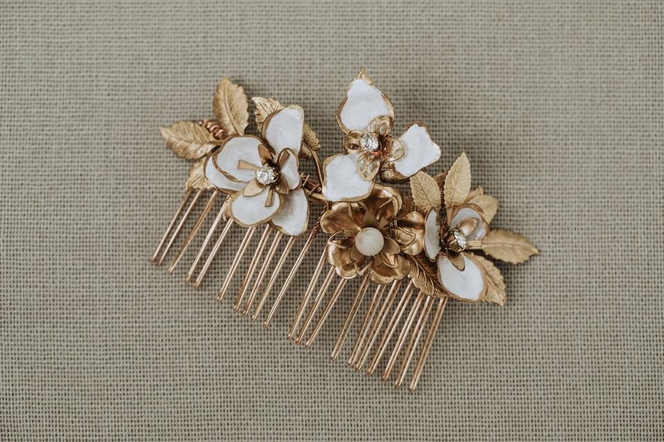 Painted brass hair comb