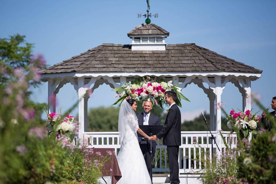 Ceremony floral feature