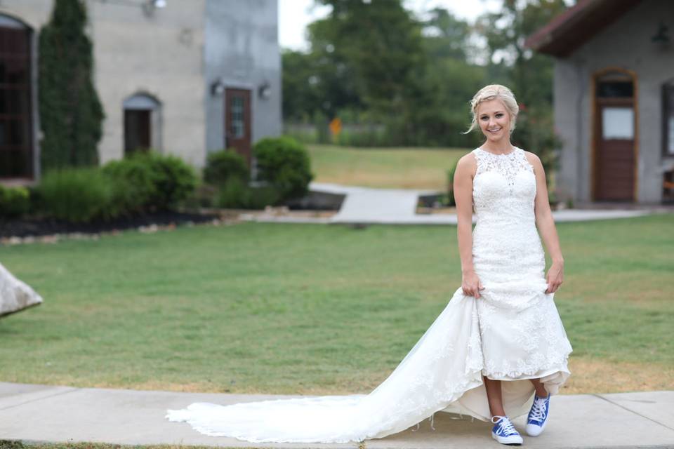 Stunning bride with blue Converse