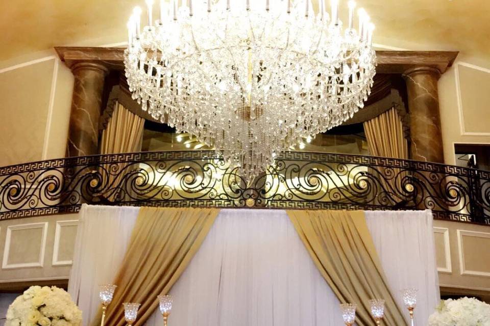 Grand chandelier