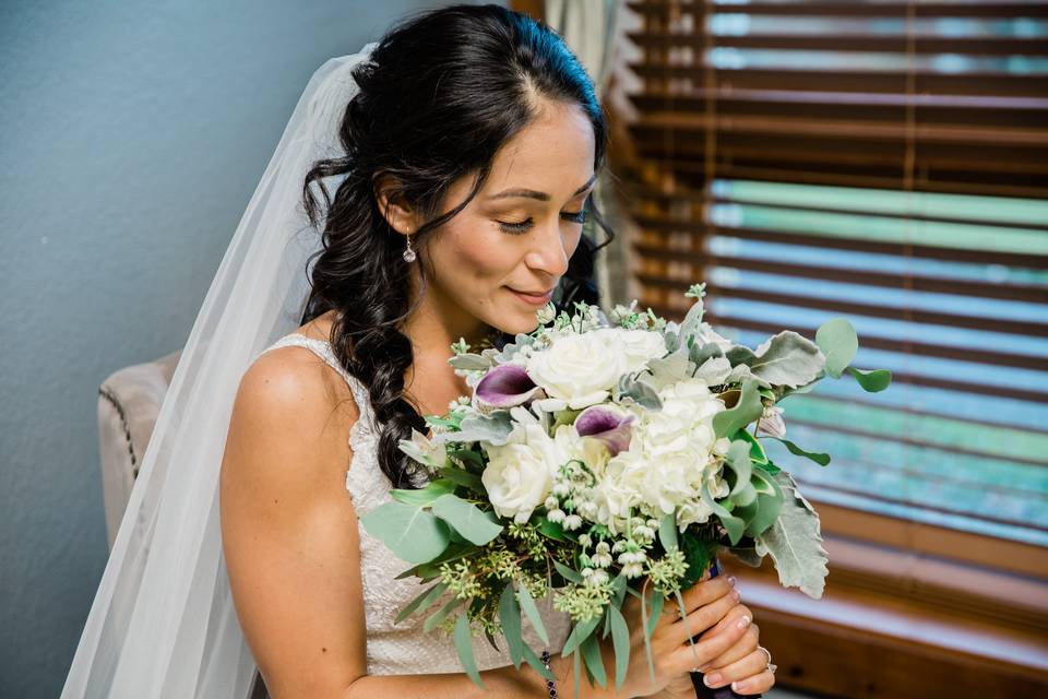 Holding the bouquet