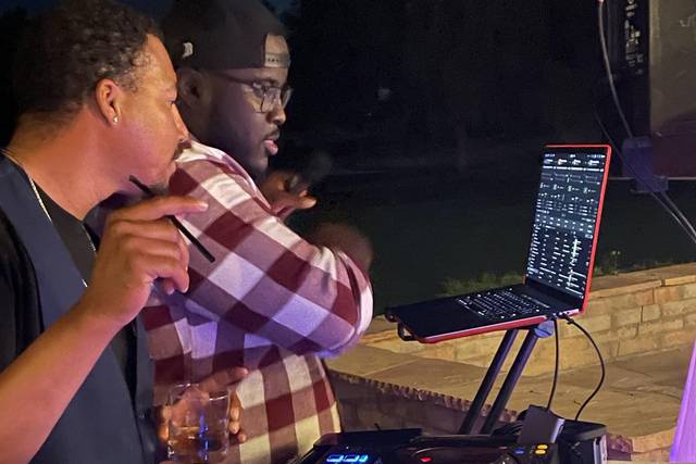 THE DJs