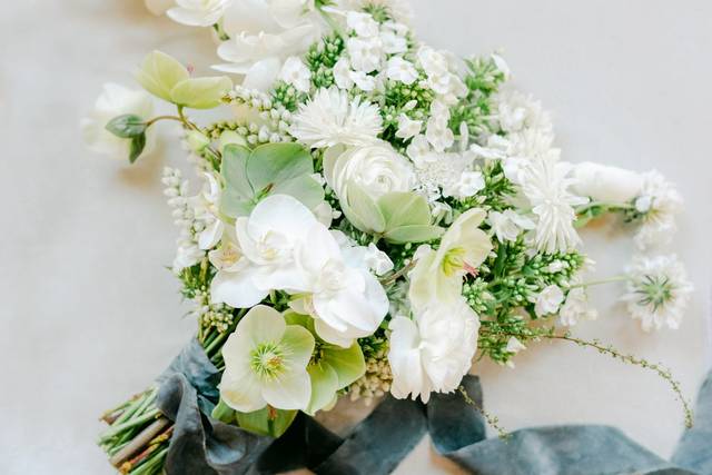 White Flowers Bouquet