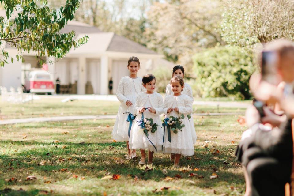 Flower girls with bouquets